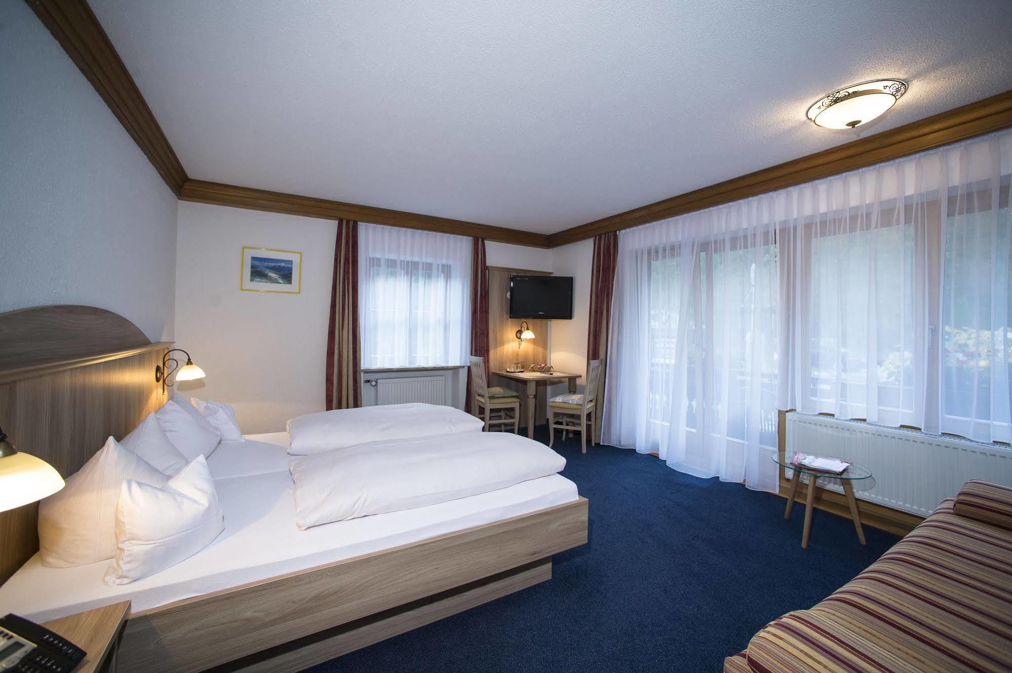 Aktivhotel & Gasthof Schmelz Ihr Urlaubs Hotel In Inzell Mit Wellness Hallenbad, Alpensauna & Dampfbad Buitenkant foto